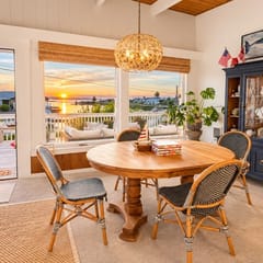 Sunset Cottage in Lagoon Point